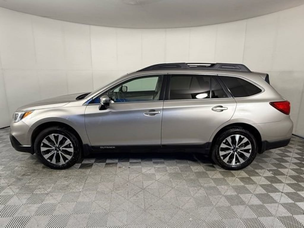 Used 2017 Subaru Outback 2.5i Limited with SUV