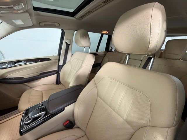 2017 Mercedes Benz GLS 450 4MATIC photo 4