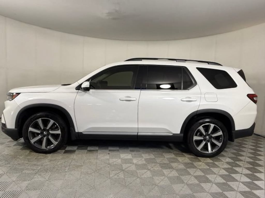 Used 2025 Honda Pilot Touring SUV