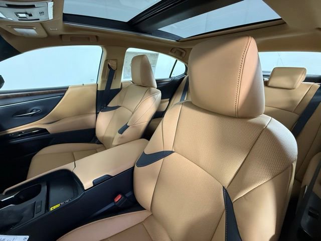 2025 Lexus ES 350 photo 4