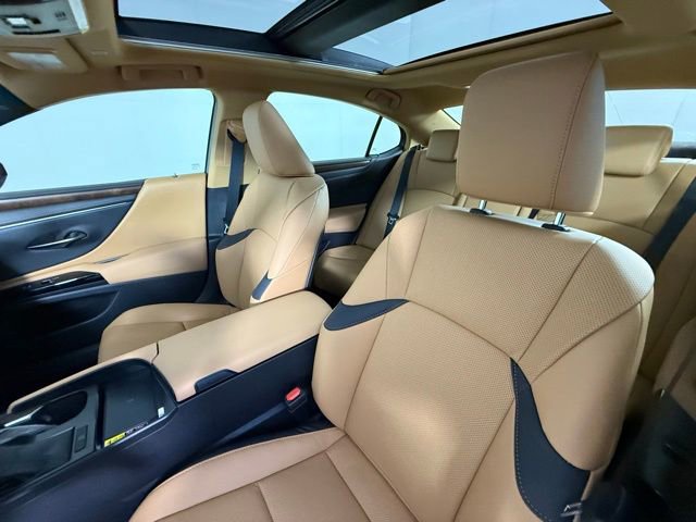 2025 Lexus ES 350 photo 4