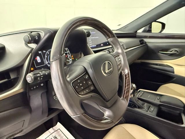 2021 Lexus ES 350 - Photo 15