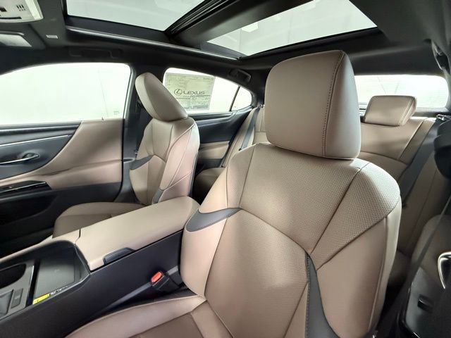 2025 Lexus ES 350 photo 4