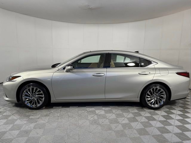 2025 Lexus ES 350 Ultra Luxury photo 2