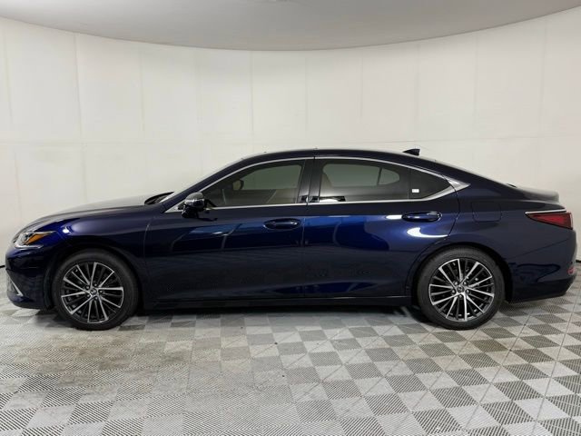 2025 Lexus ES 350 photo 2