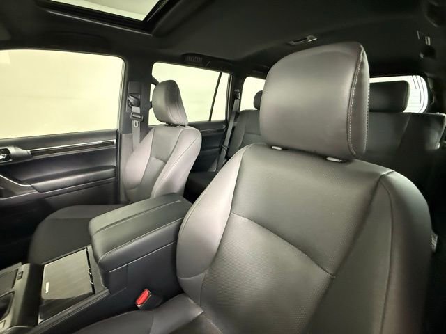 2023 Lexus GX 460 photo 3