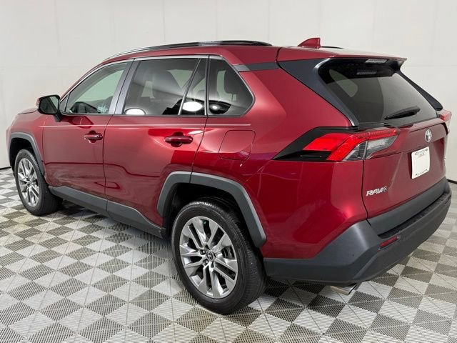 2022 Toyota RAV4 XLE Premium photo 3