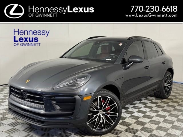 2024 Porsche Macan -'s photo