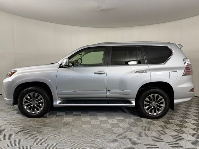 2017 Lexus GX 460 Luxury photo 2