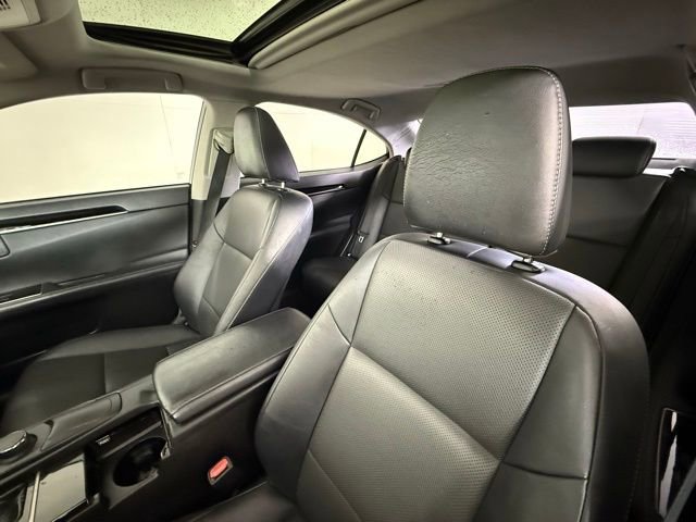 2017 Lexus ES 350 photo 2