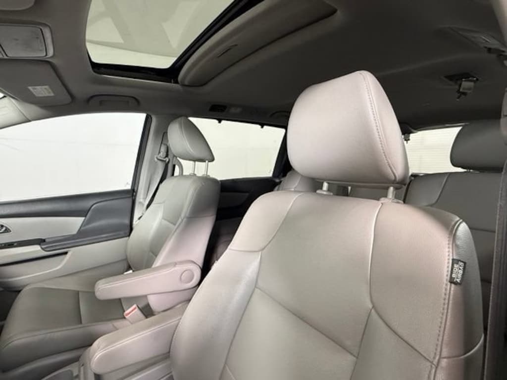 Used 2016 Honda Odyssey EX-L Van Passenger Van