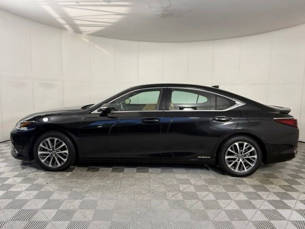 Used 2022 Lexus ES 300h Sedan