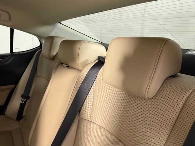 2021 Lexus ES 350 - Photo 25