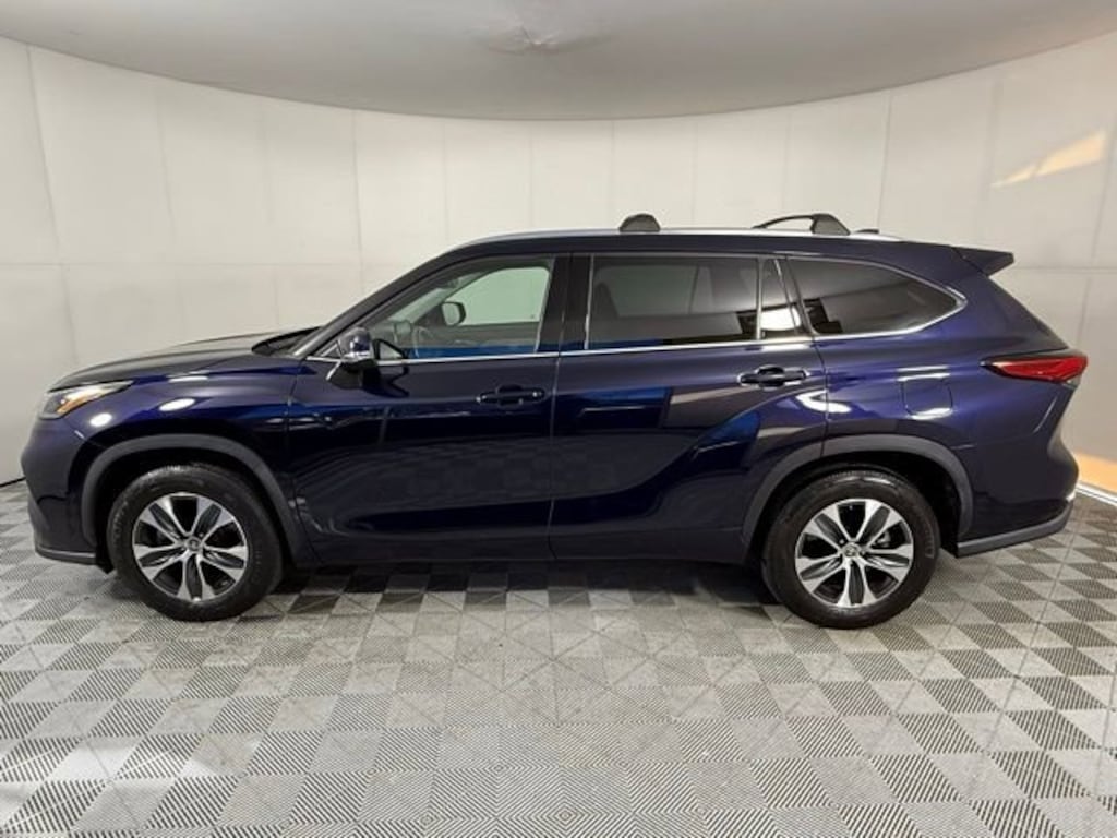 Used 2020 Toyota Highlander XLE SUV