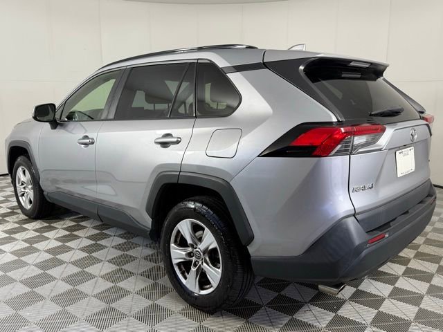 2019 Toyota RAV4 XLE photo 4