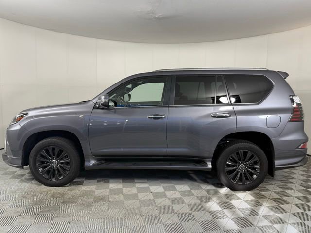 2023 Lexus GX 460 photo 2