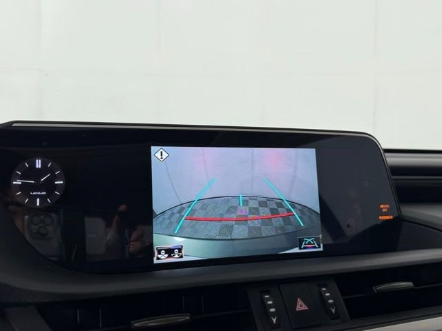 2021 Lexus ES 350 - Photo 22