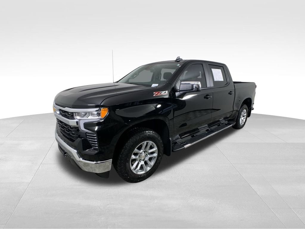 Used 2024 Chevrolet Silverado 1500 LT with VIN 2GCUDDED1R1162939 for sale in Morrow, GA