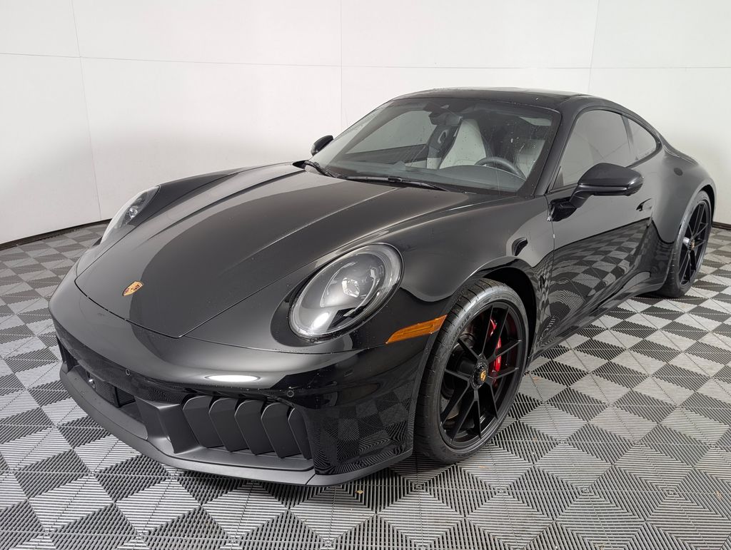 2025 Porsche 911 GTS's photo