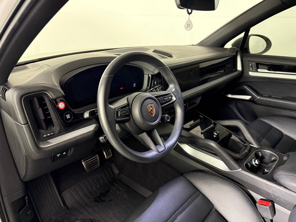 2024 Porsche Cayenne S photo 4
