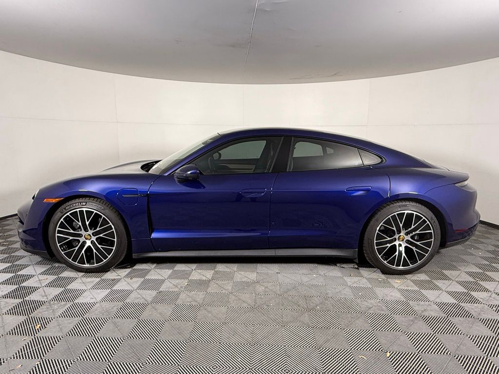 2023 Porsche Taycan photo 2