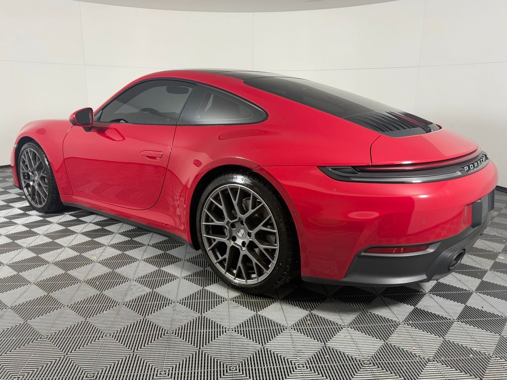 2025 Porsche 911 photo 3