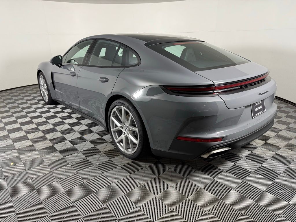 2025 Porsche Panamera 4 photo 3