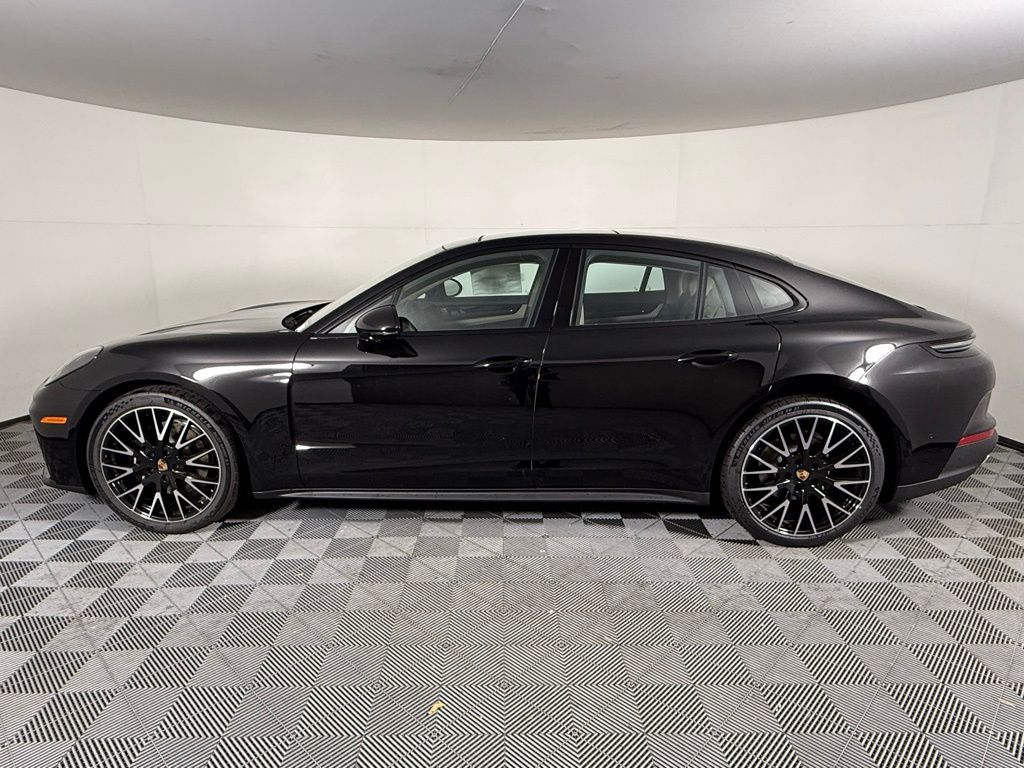 2025 Porsche Panamera 4 photo 2