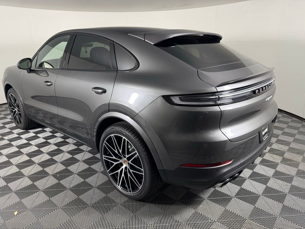 2025 Porsche Cayenne Coupe photo 3