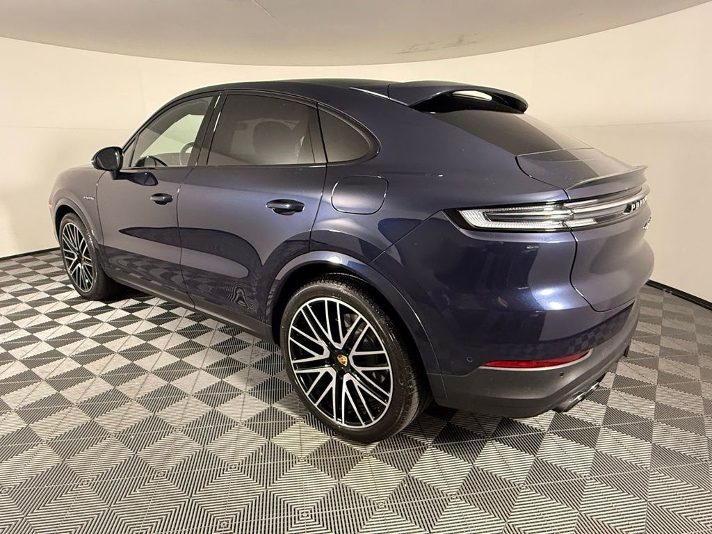 2025 Porsche Cayenne E-Hybrid Coupe S photo 3