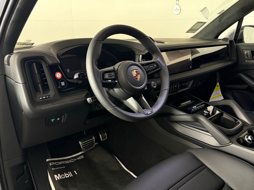 2026 Porsche Cayenne GTS photo 4