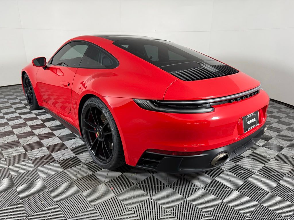 2023 Porsche 911 GTS photo 3