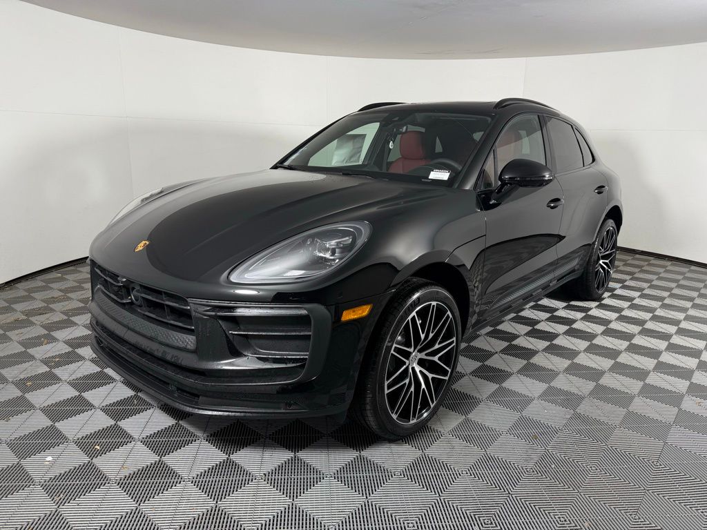 2025 Porsche Macan Base's photo