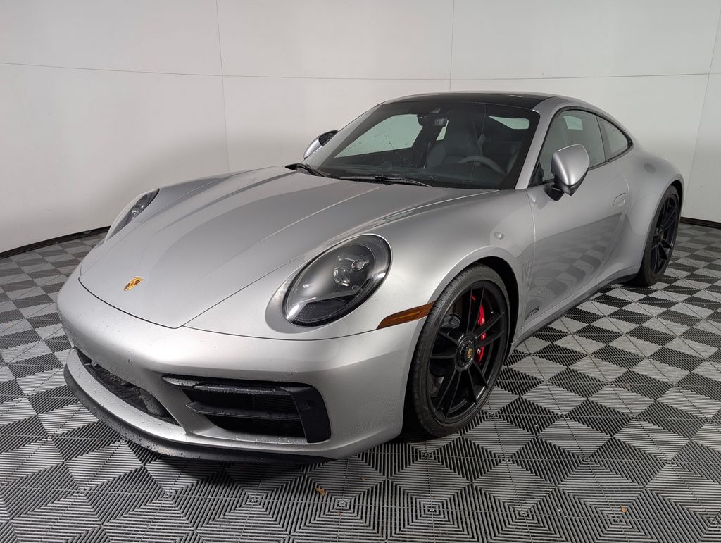 2024 Porsche 911 GTS's photo