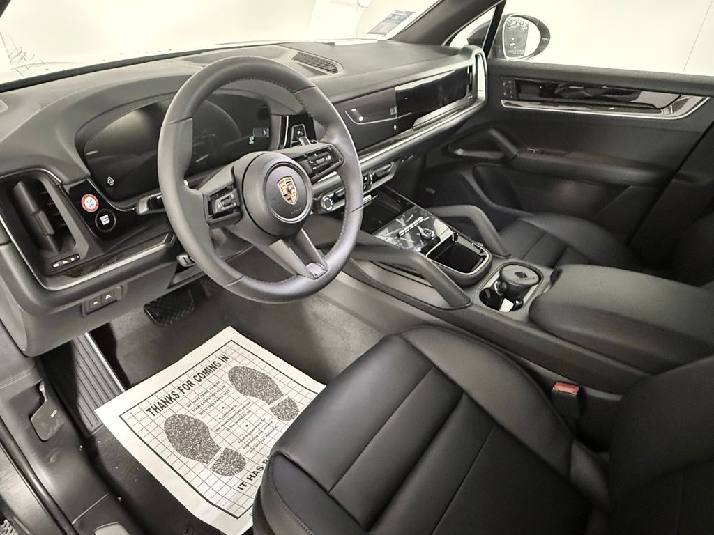 2025 Porsche Cayenne photo 4