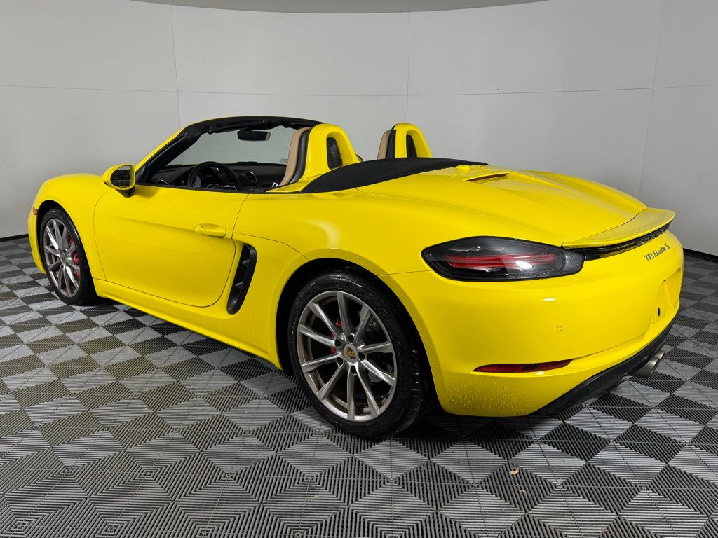 2022 Porsche Boxster S photo 3