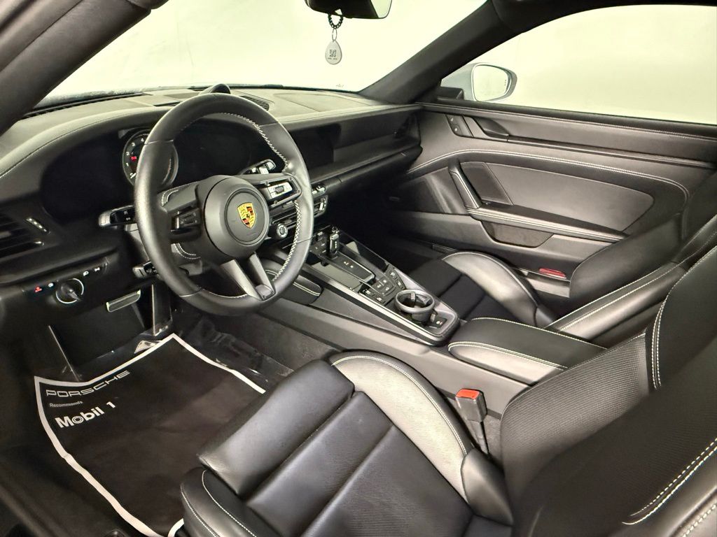 2023 Porsche 911 GTS photo 4