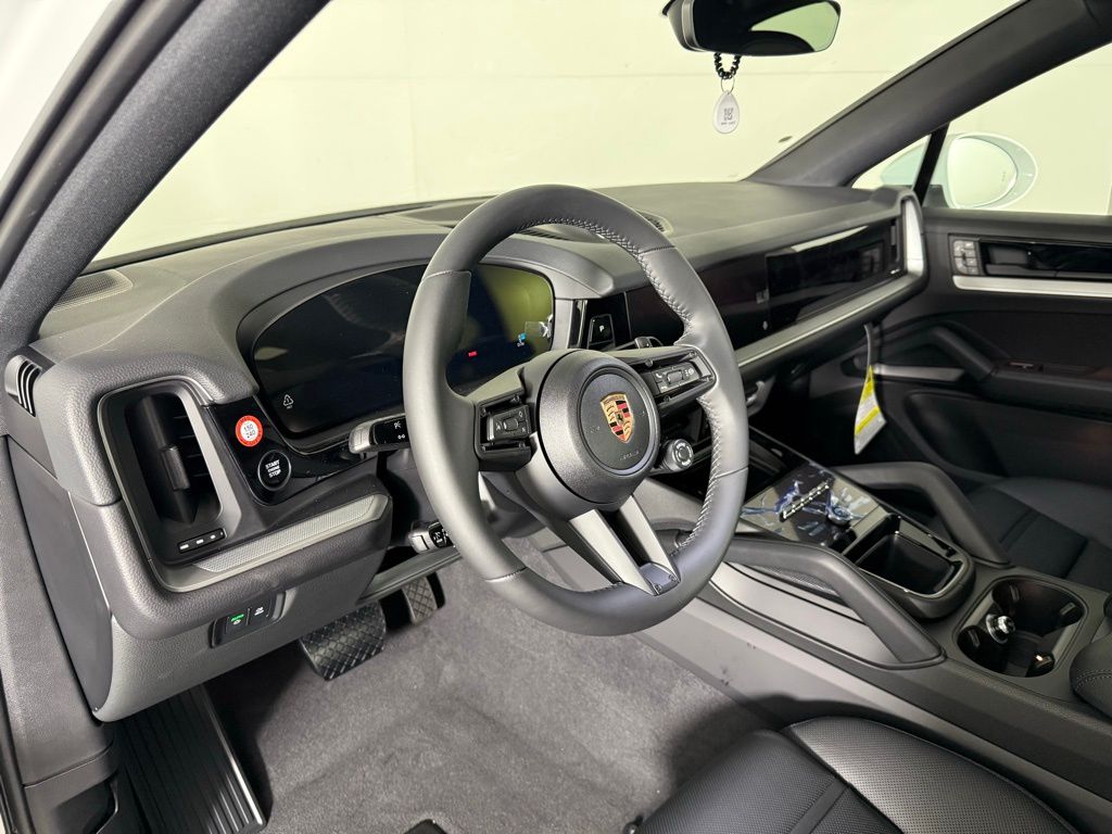 2025 Porsche Cayenne Coupe photo 4