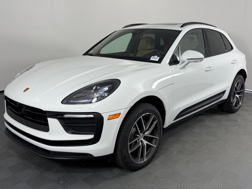 2026 Porsche Macan T photo 3