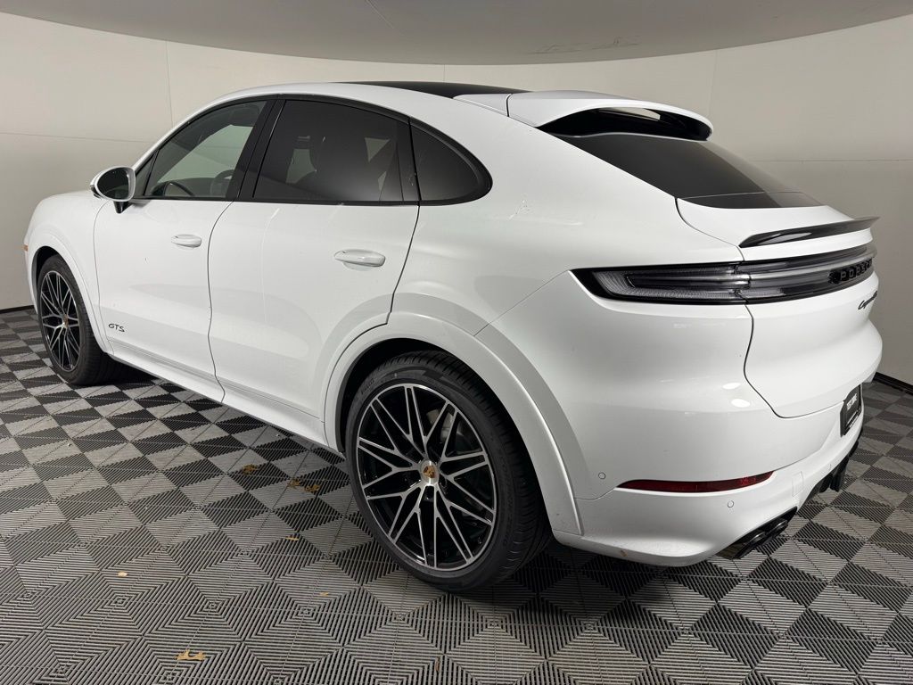 2026 Porsche Cayenne Coupe GTS photo 3
