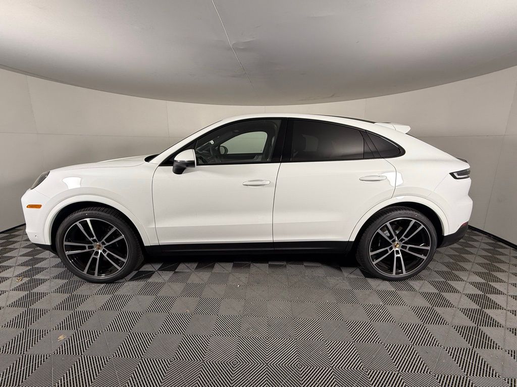 2025 Porsche Cayenne Coupe photo 2