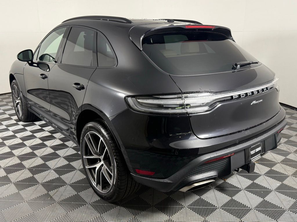 2026 Porsche Macan S photo 2