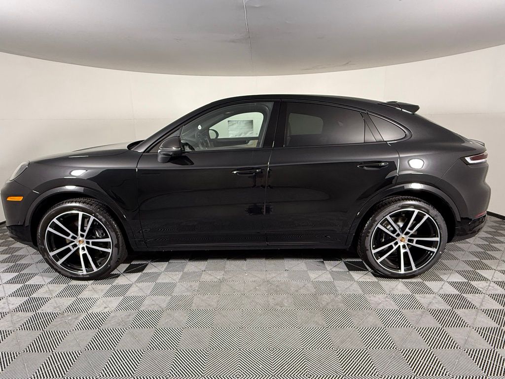 2025 Porsche Cayenne Coupe photo 2