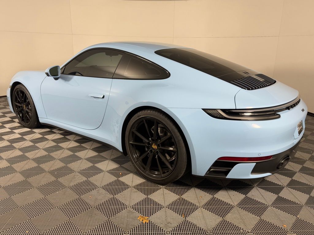 2024 Porsche 911 T 4 photo 3