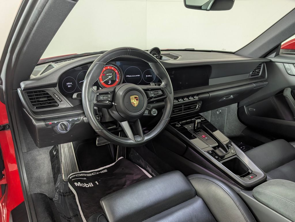 2022 Porsche 911 GTS photo 4