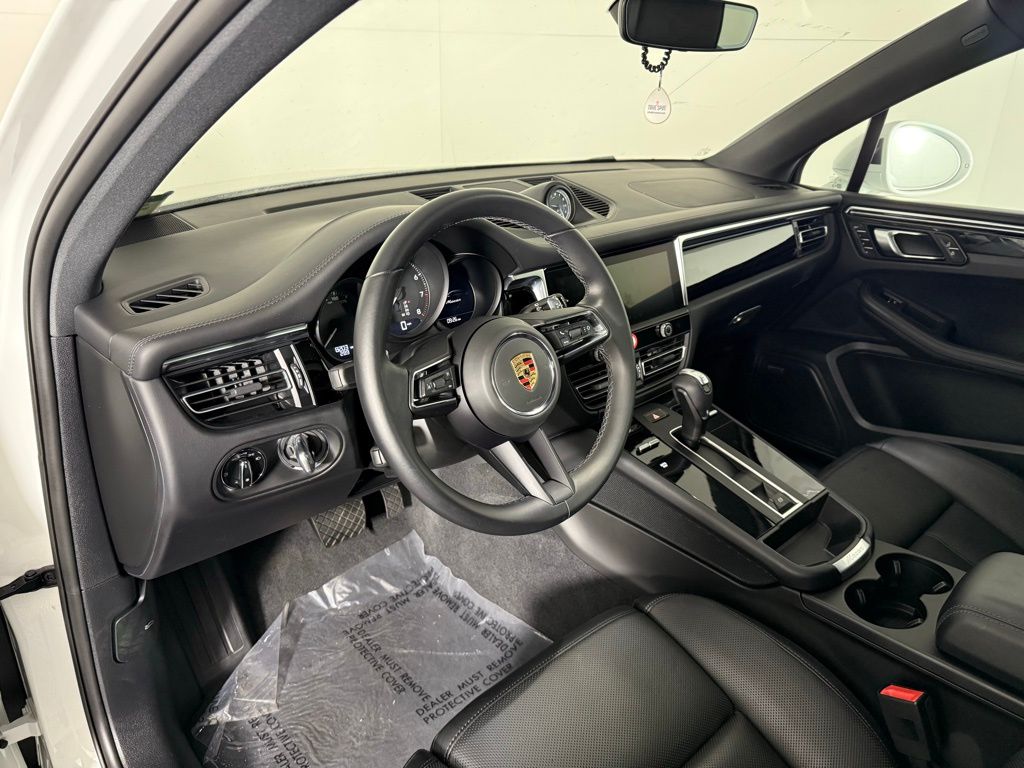 2024 Porsche Macan S photo 4