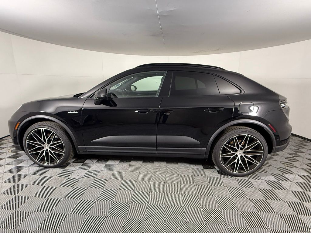 Certified 2024 Porsche Macan Base with VIN WP1AA2XA2RL002853 for sale in Atlanta, GA
