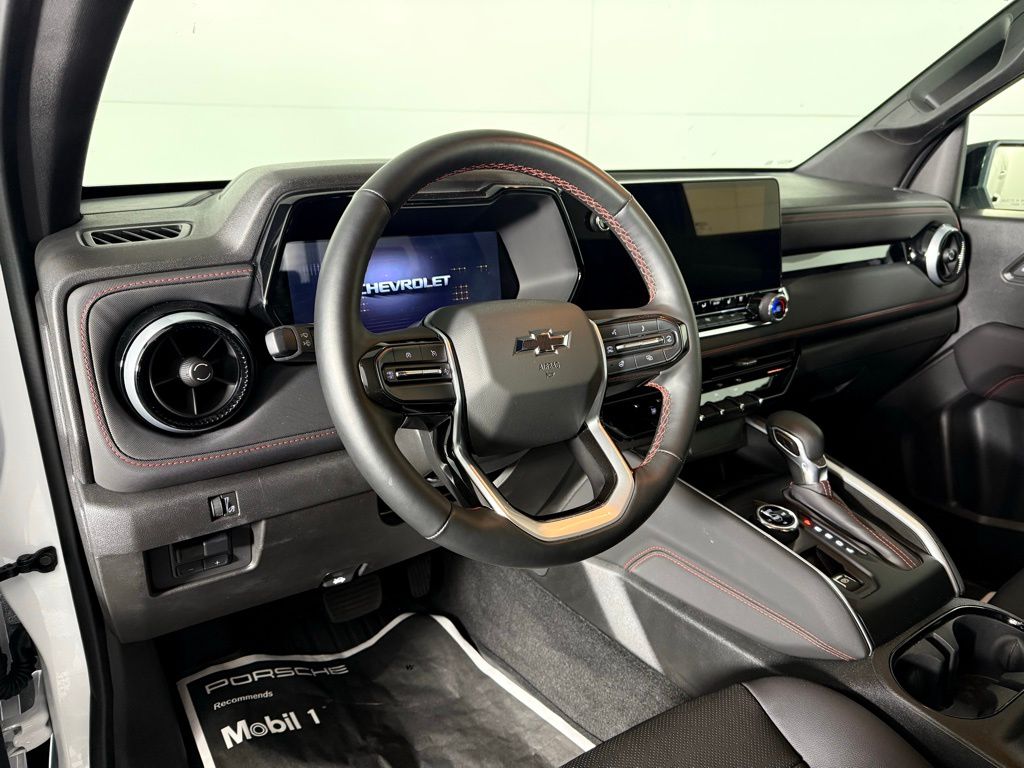 2024 Chevrolet Colorado Z71 photo 3