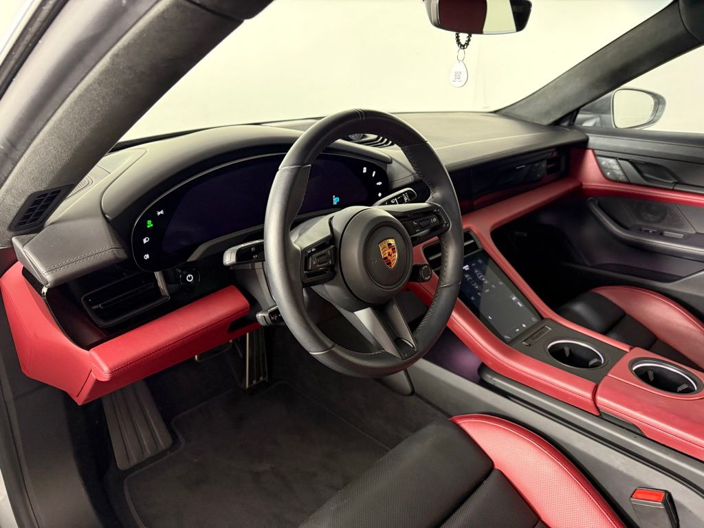 2022 Porsche Taycan Turbo photo 4