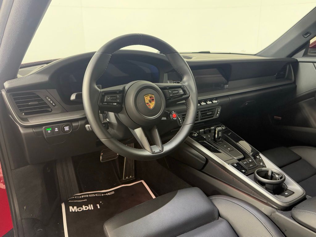2025 Porsche 911 photo 4